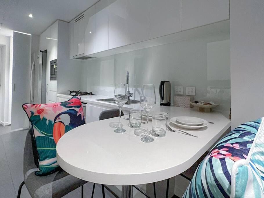 Amazing 2 Bedroom In Cbd! Brisbane Exterior photo