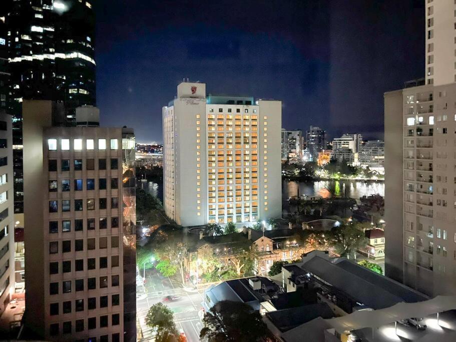 Amazing 2 Bedroom In Cbd! Brisbane Exterior photo